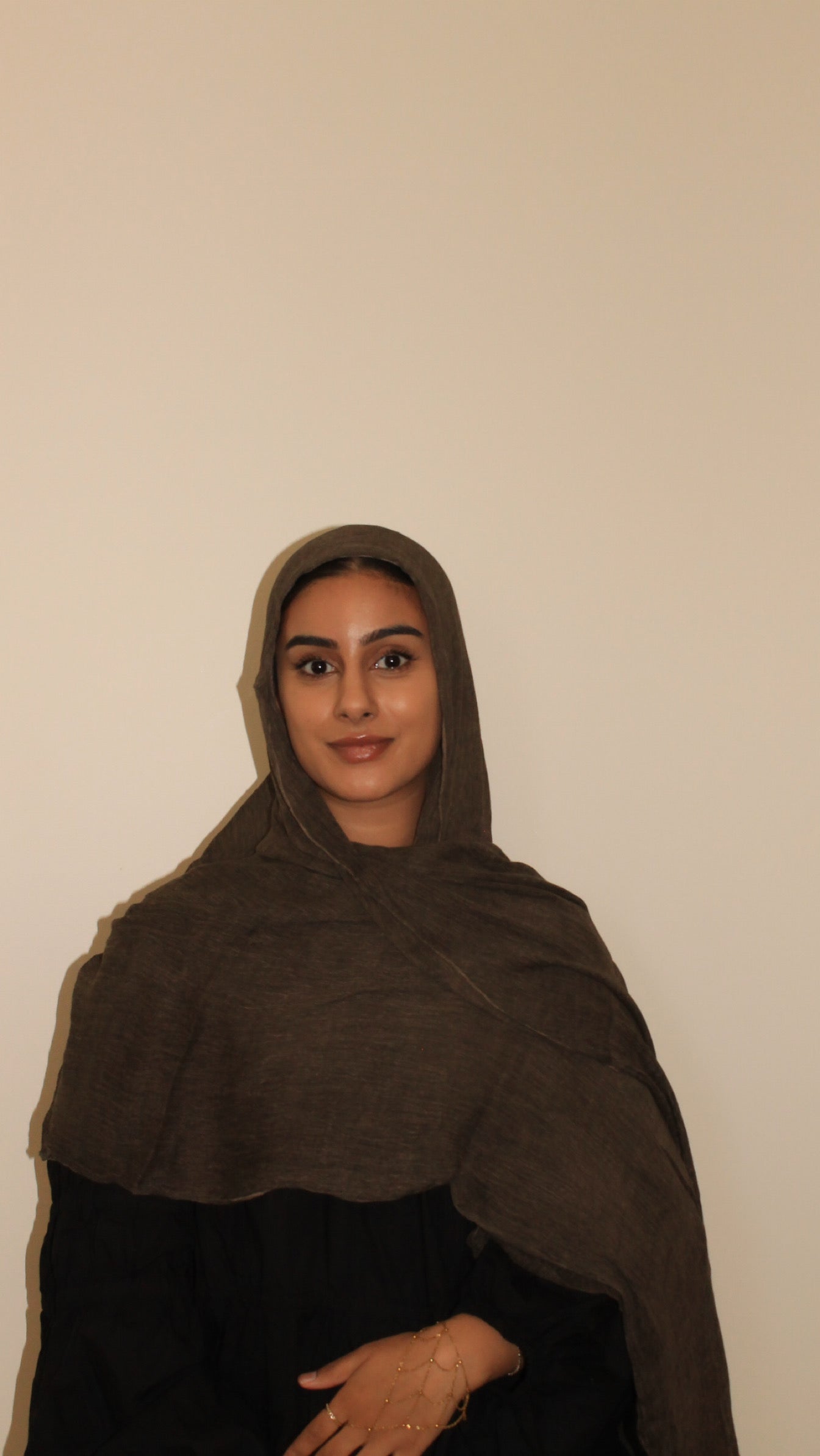 Mocha-crinkle hijjab