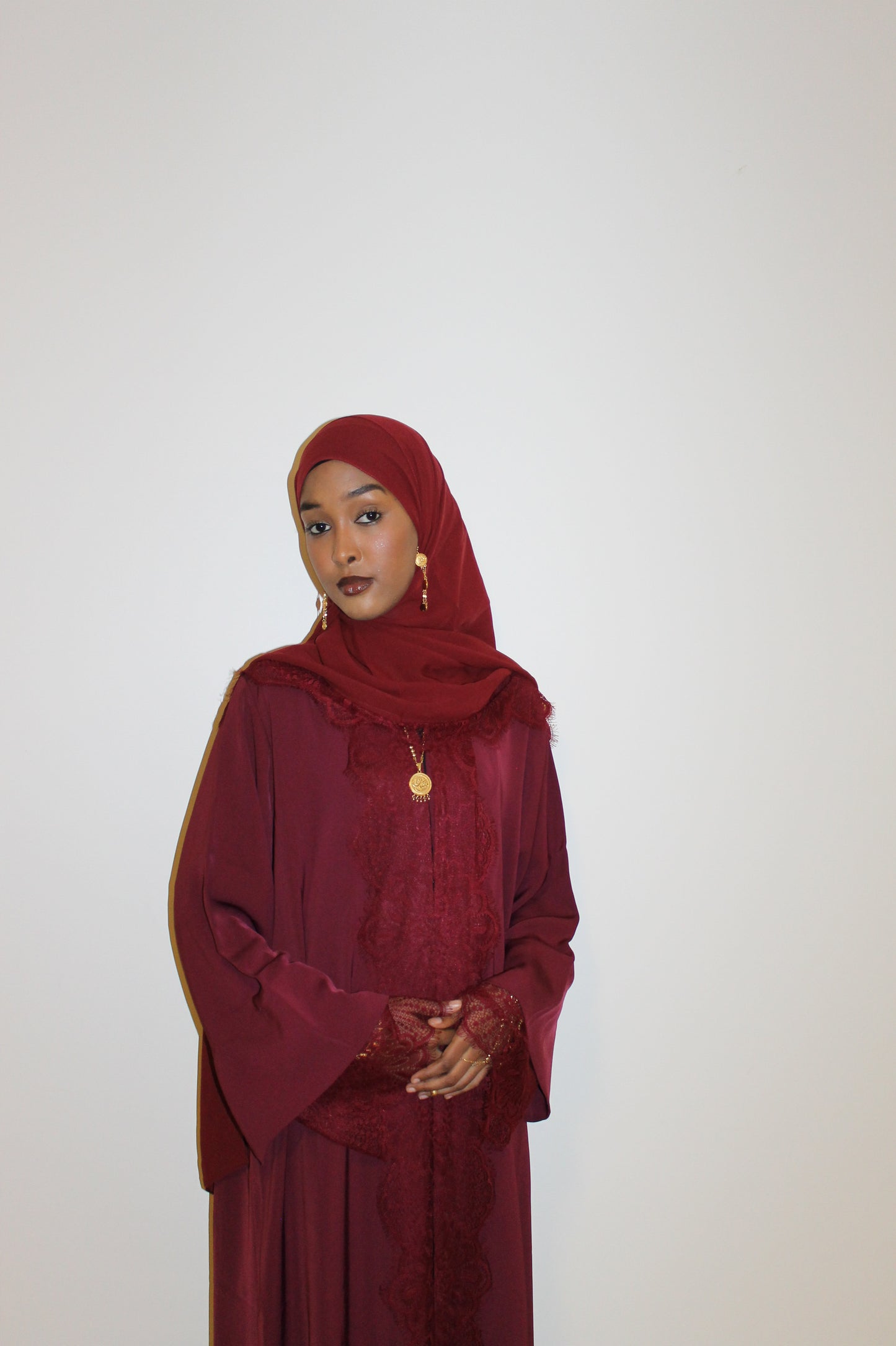 Red-open abaya