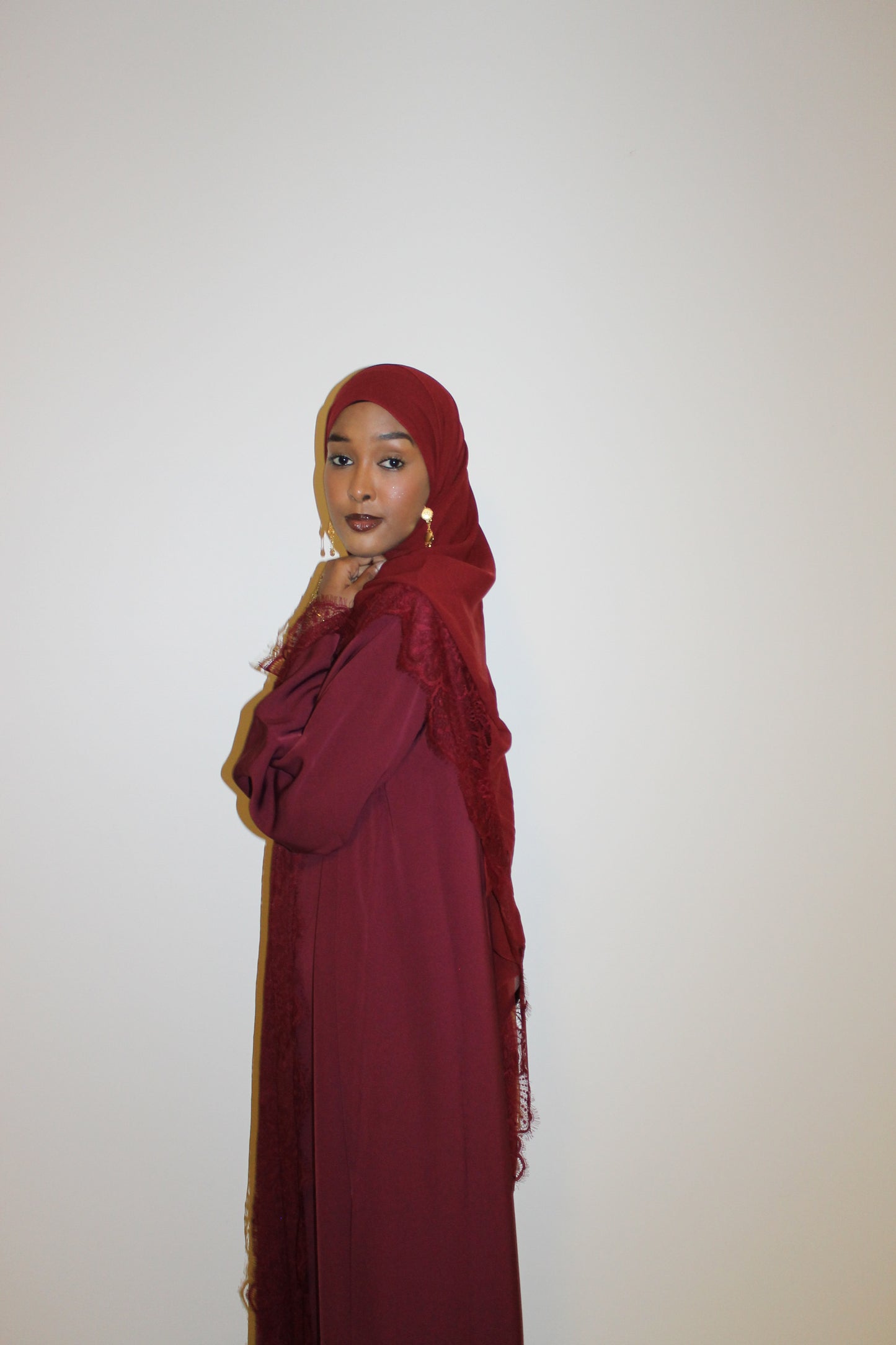 Red-open abaya