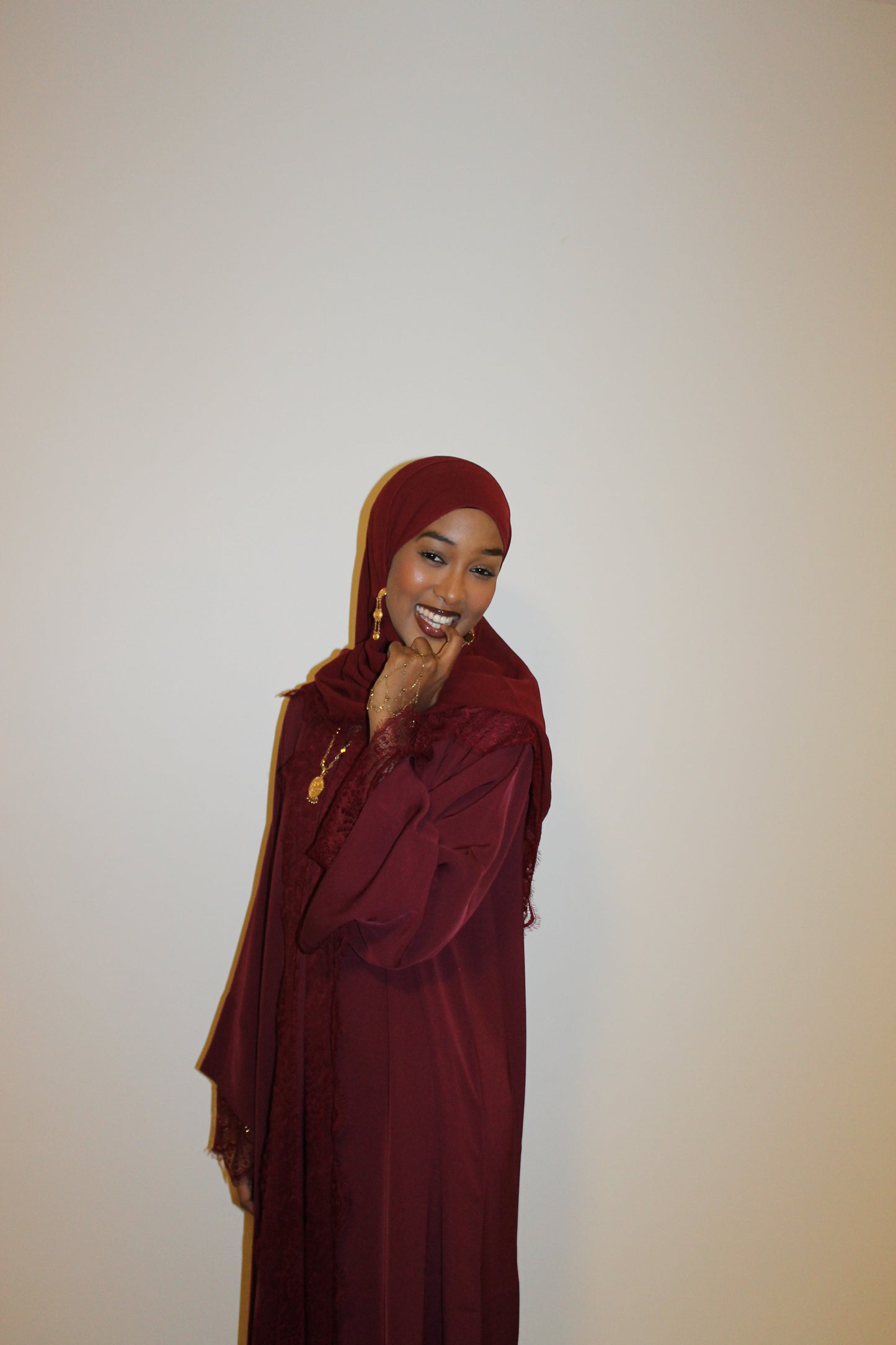 Red-open abaya