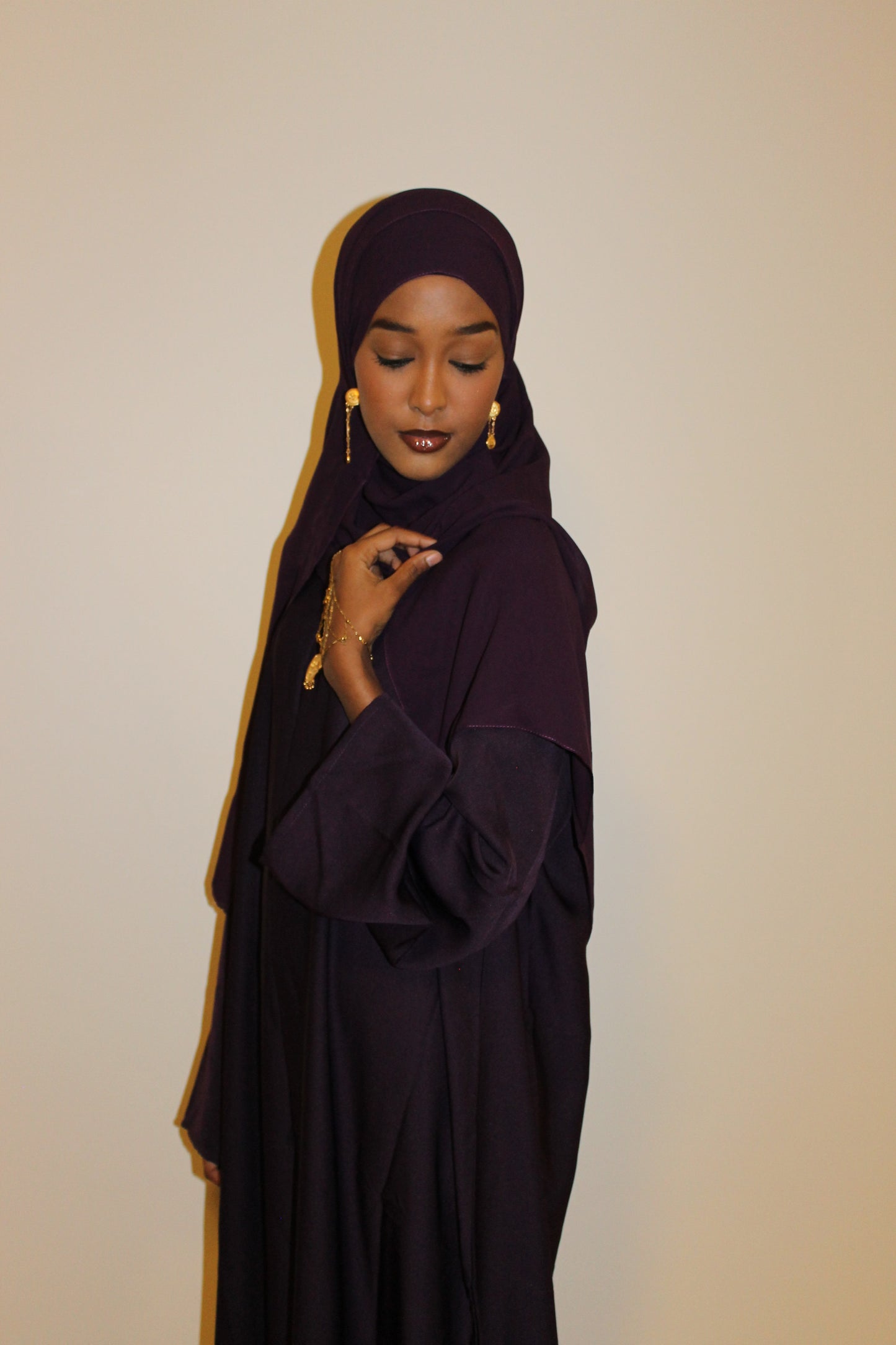 Liyah -closed abaya