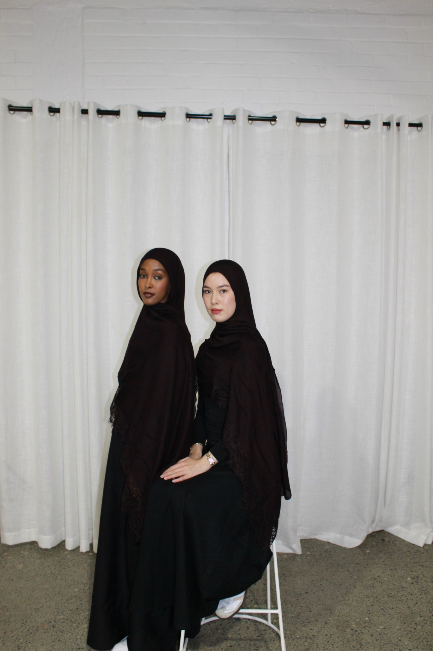 Espresso lace modal