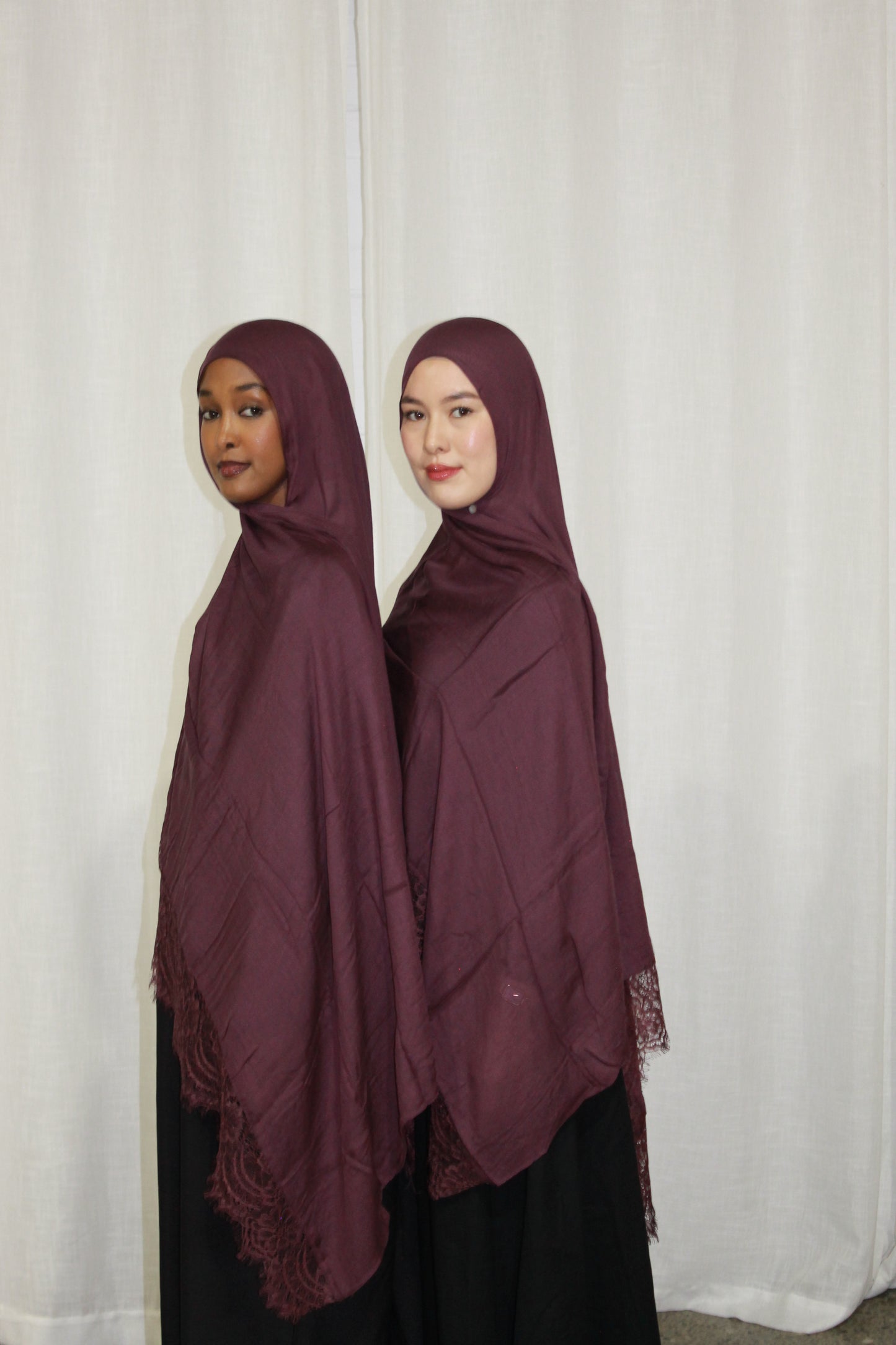 Light purple lace modal