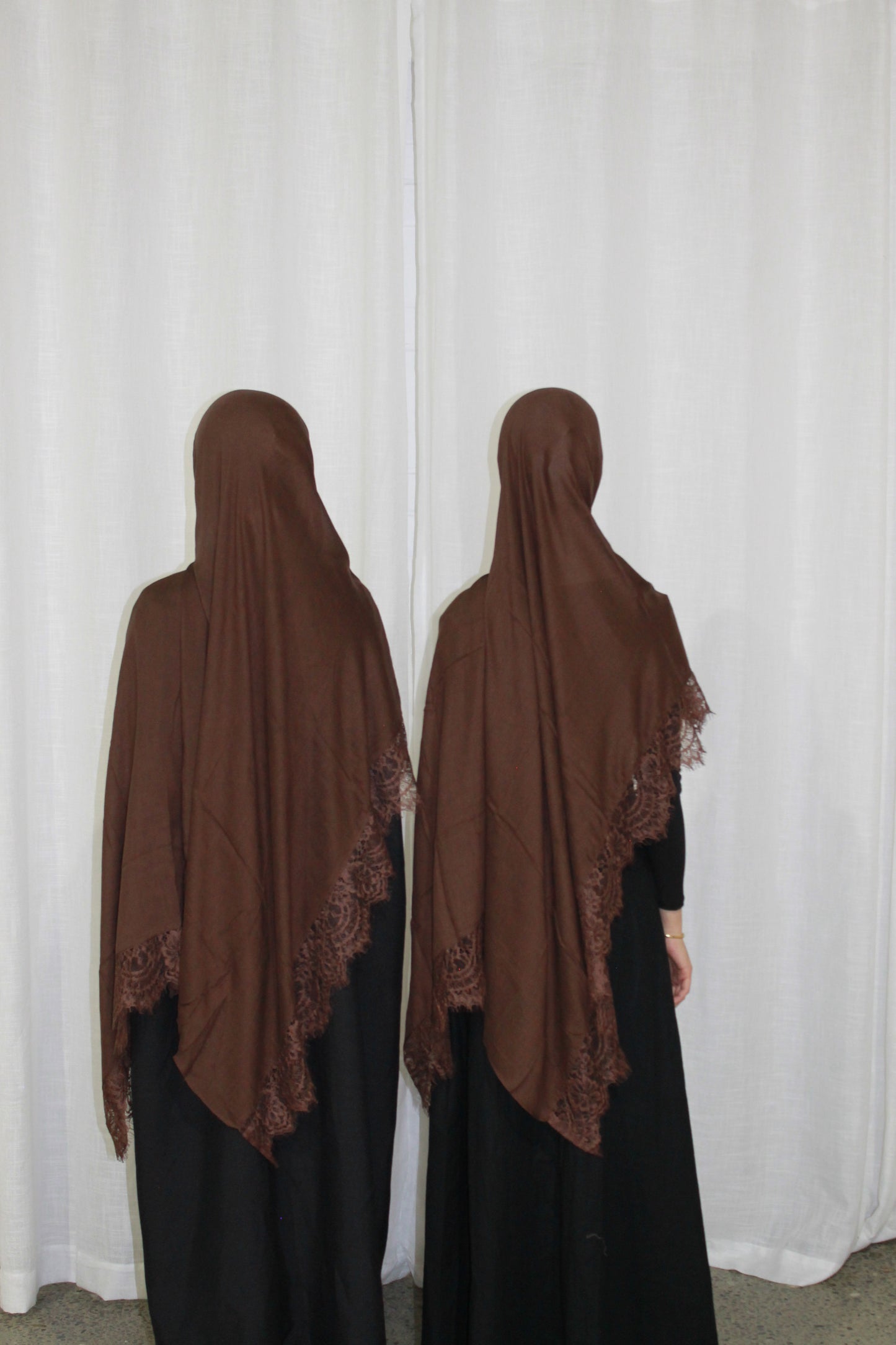 Brown lace modal
