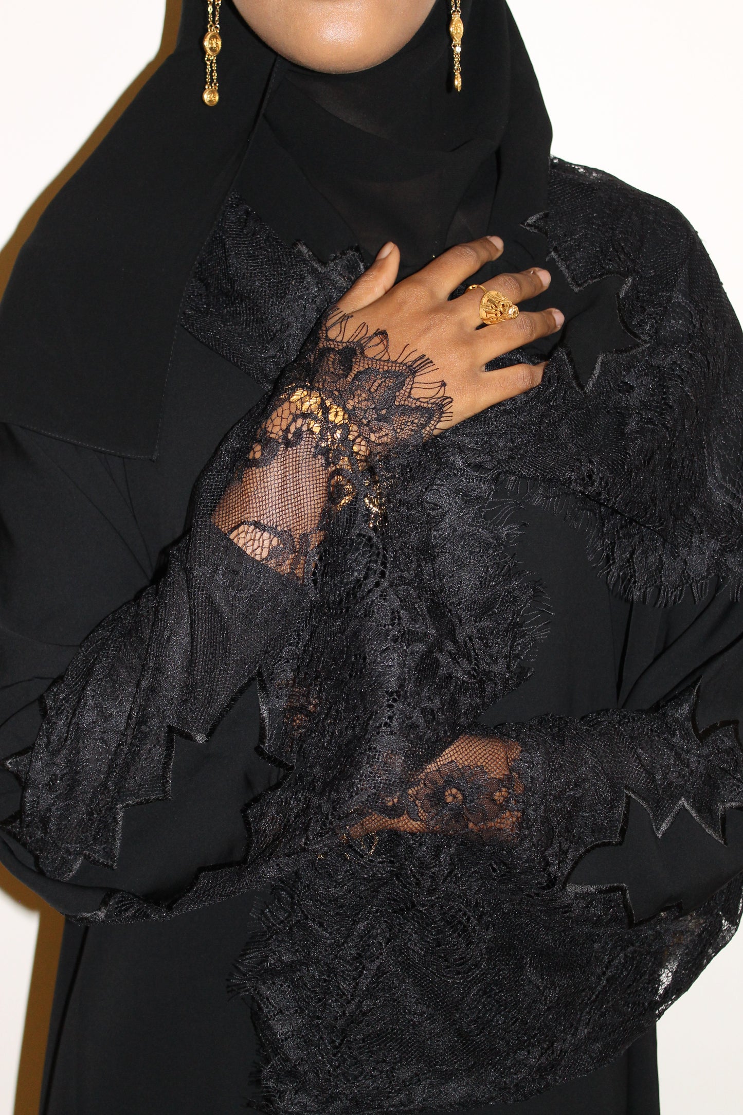 Layani-closed abaya