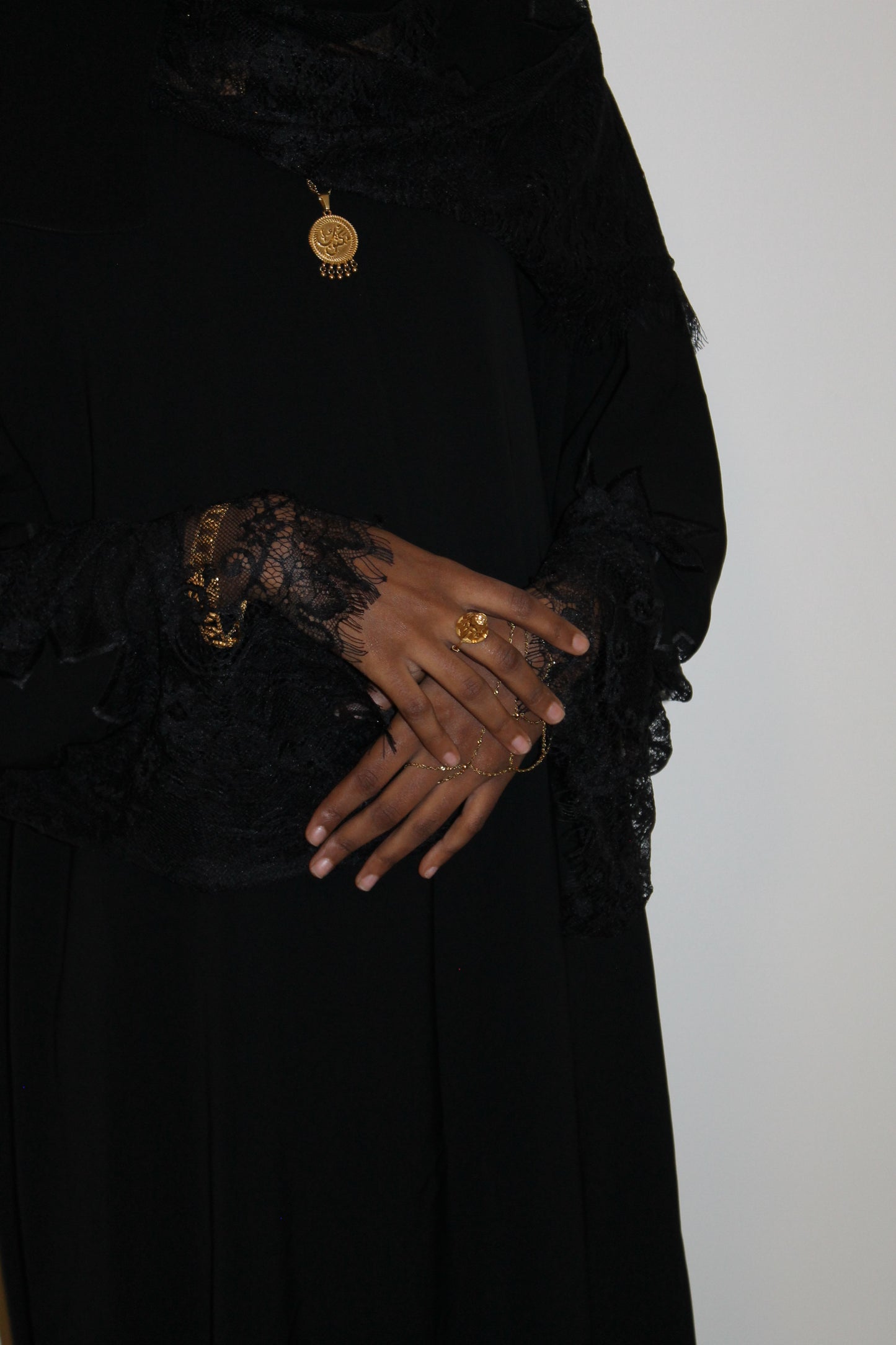 Layani-closed abaya